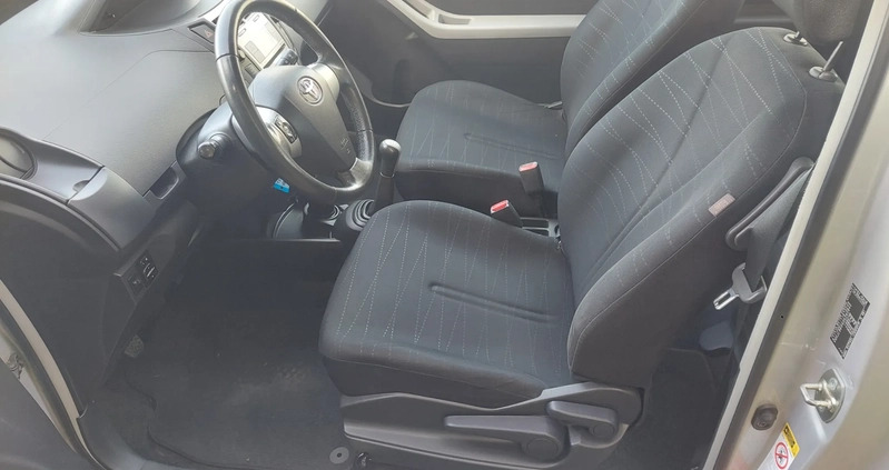 Toyota Yaris cena 12999 przebieg: 140000, rok produkcji 2008 z Tuchola małe 232